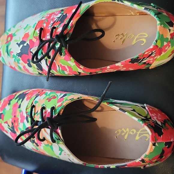 Women shoes - Picture 2 of 8